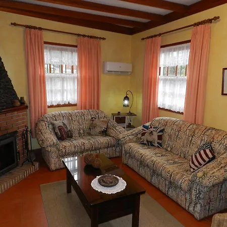 Holiday home El Lagar De Piedra